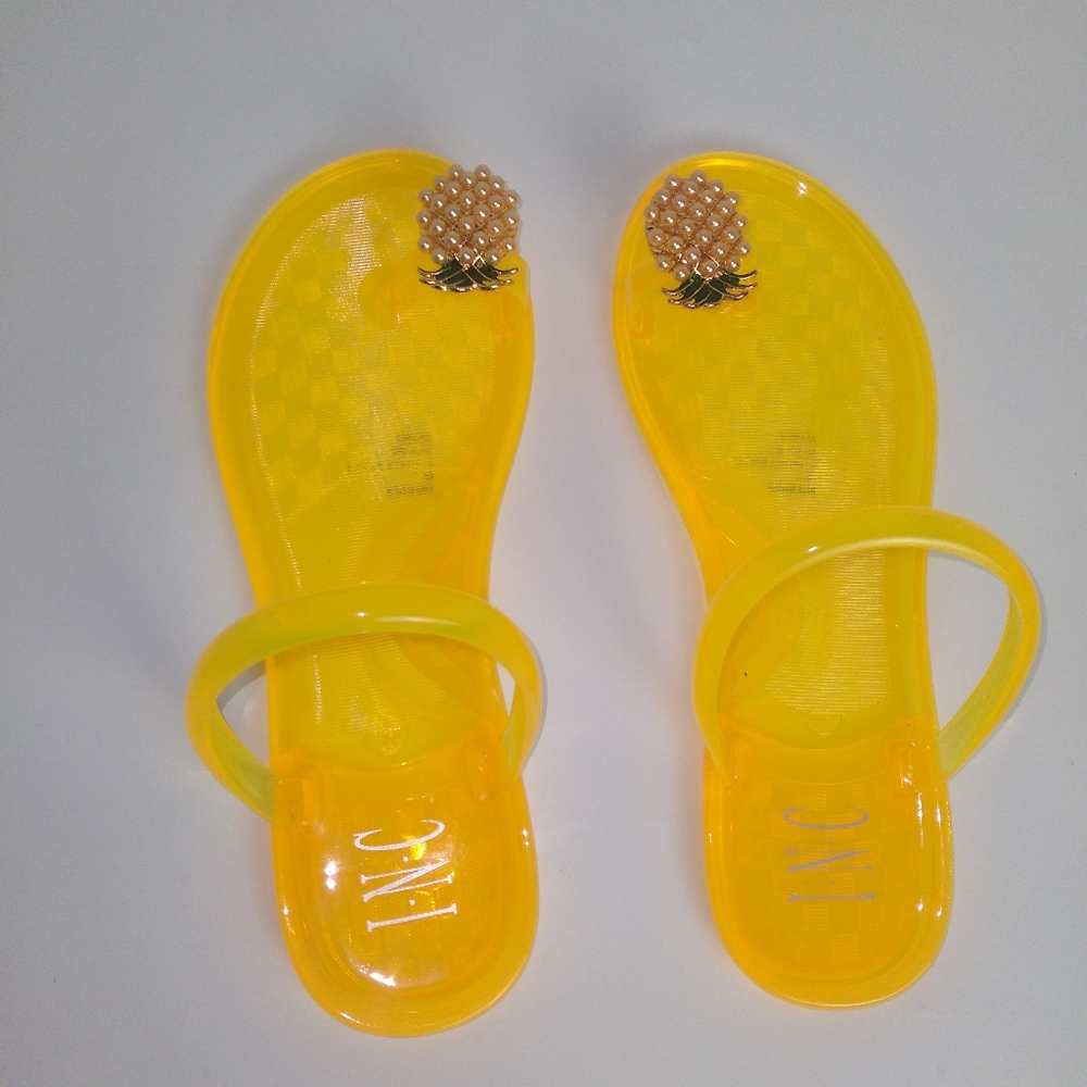INC Pineapple Pearl Cluster Toe-Ring Yellow Jelly Sandals New - Picture 6 of 9
